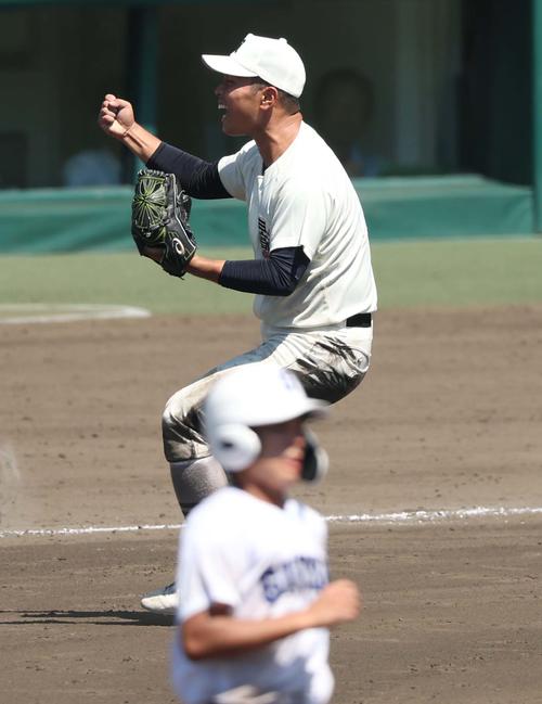 【高校野球】日大三がタイブレーク制し14年ぶり決勝進出　横浜倒した県岐阜商69年ぶりならず
