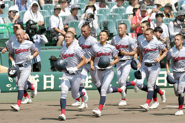 【高校野球】準々決勝後、山梨学院に敗れたエース西村が勝者に送った“礼儀”に感動の嵐「悔しいだろうに…」「涙止まらん」