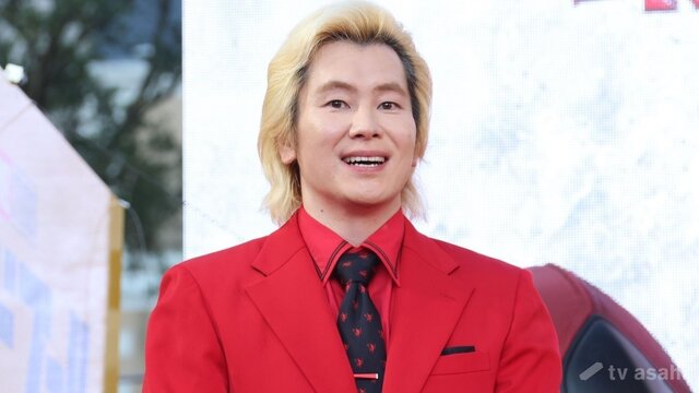 カズレーザー、結婚発表後の初投稿「想像だにしなかった多くの方々からお祝いの言葉、痛み入ります」
