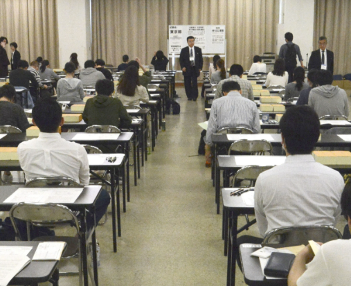【司法試験】会場を全都道府県に拡大　答案作成を手書きからPC入力へ