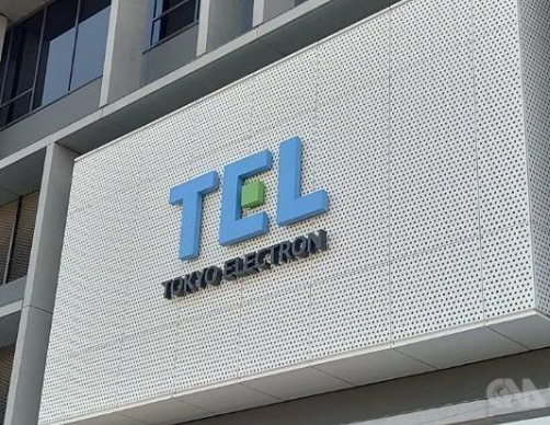 東京エレクトロンの社員がTSMCから情報を盗んだ手段がPC上の図面をスマホで直撮りかｗｗ