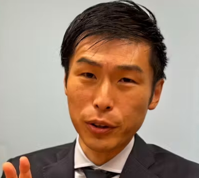 【答え合わせ】共産党員の赤サングラスの男は、共産党の山添拓。立民の石川大我。社民の大椿ゆうこ、等の応援をしていた