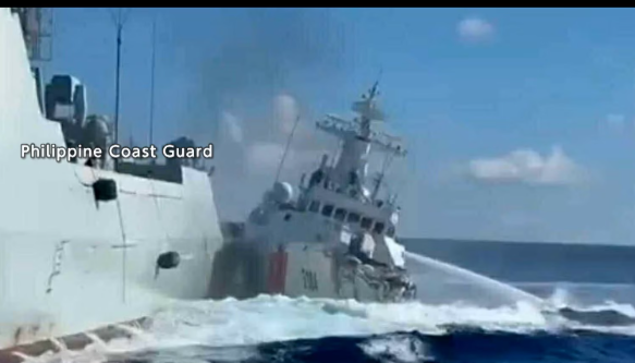 【日常】中国艦船同士が激突　乗員が転落、航行不能に　フィリピン巡視船を追尾中