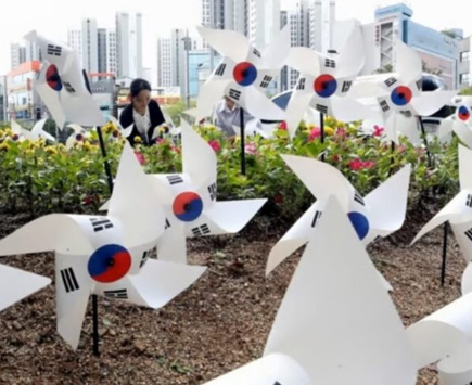 朝鮮半島は植民地ではなくて日本だった。植民地に大学を作る訳がないでしょ？