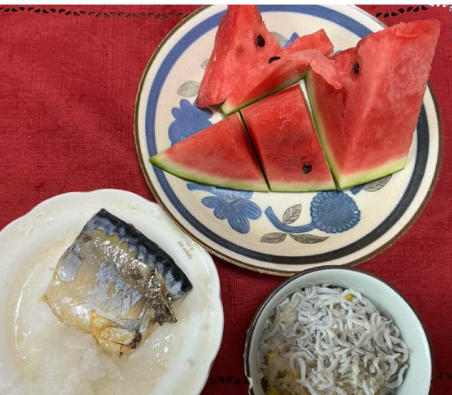 【食べ物？】福島みずほ『朝ご飯。鯖を焼いて、とうもろこしご飯にしらす干しをふりかけました。』