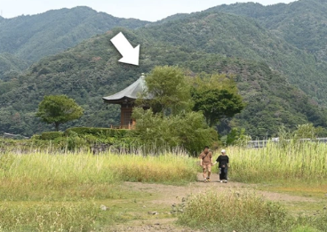 【画像】全国的水不足で観光名所が激変…！富士五大湖の河口湖「カラカラに乾いて湖底がむき出し」