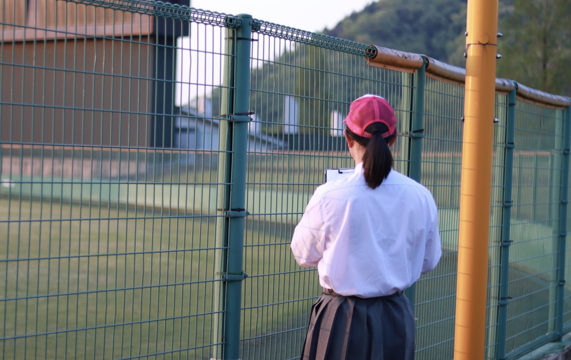 フェミ「ｷﾞｬｵｵﾝ！男子部活の女子マネージャーはキモイ！」