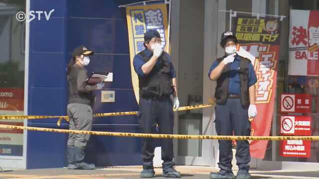 ロボット掃除機盗み…静止した従業員に体当たり　20歳くらいの金髪男が逃走中