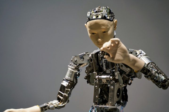 AIどころではない。2年後に人型ロボットの爆発的普及で75％の雇用消失。ブルーカラー完全終了へ