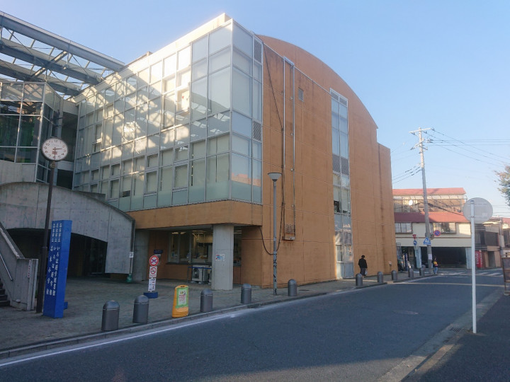 おわび…館長処分、テーブルを買えず　備品修繕も断念、年度内に必要だった　公民館のテーブル購入費は計260万円以上、修繕は108万円以上、予算は未執行に　怠慢の館長「間に合わないので諦めた」