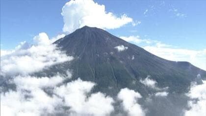 富士山で救助要請　70～80代の男性　低体温症で会話ができない状態　悪天候のため救助方法を検討