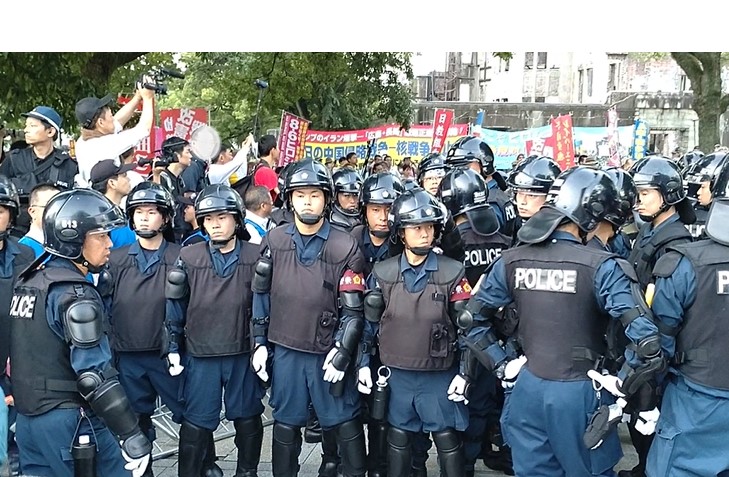 平和記念式典で警備にあたっていた警備員の足を蹴った疑いの男を逮捕　一体何者なのか