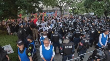 平和記念式典の警備員を蹴った疑いで男を逮捕　原爆ドーム北側で　男は集会の参加者　広島