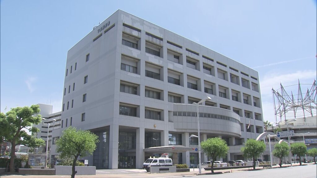 散歩中の男性がクマ1頭目撃「木の上に登って揺らす」体長1メートルほど　転落してやぶの中へ　住宅や店舗など立ち並ぶ一角　山口・下関市