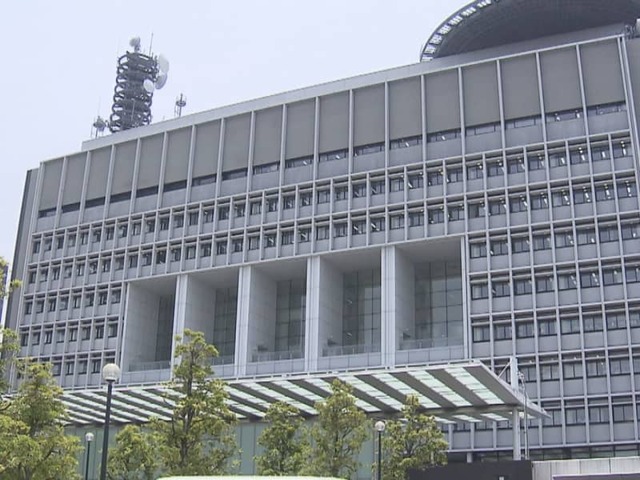 東海北陸道のトンネル内で事故　オートバイの運転手（８３）が死亡