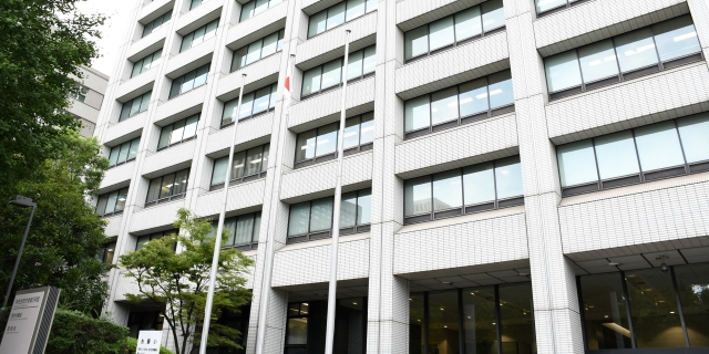 生活保護「外国人が優遇」のウソ　受給者は全体のわずか3％…「日本人より不利」制限的運用の実態