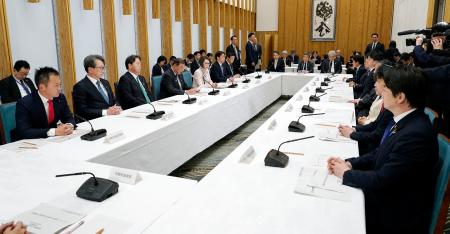 石破首相　就職氷河期世代45 歳～50歳に農業　建設業　物流業へ就労拡大指示