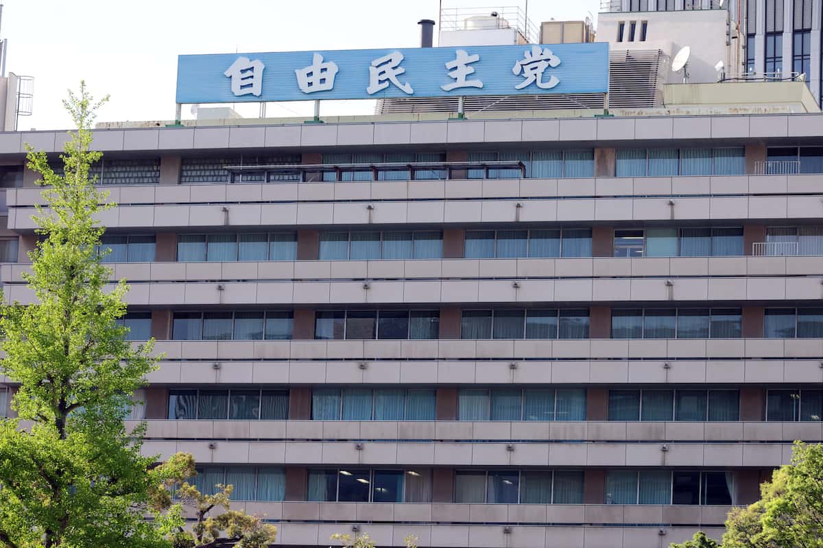 石破首相の辞職「固定電話」と「携帯電話」で調査結果大違い、世代間の意識乖離