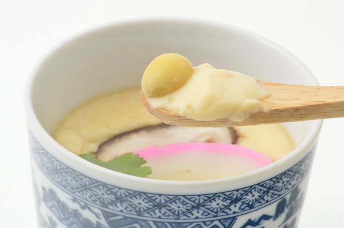 茶碗蒸しの底に沈んでいる物　ぎんなん派？栗派？