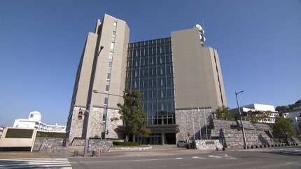 警察官、43日間で1000回盗撮　県警「勤務中の盗撮なし、異例の勤務中スマホ預り措置をしていた」