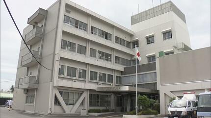 警察署訪れ突然「死ぬ」と包丁取り出した中国籍の女　銃刀法違反疑いで逮捕