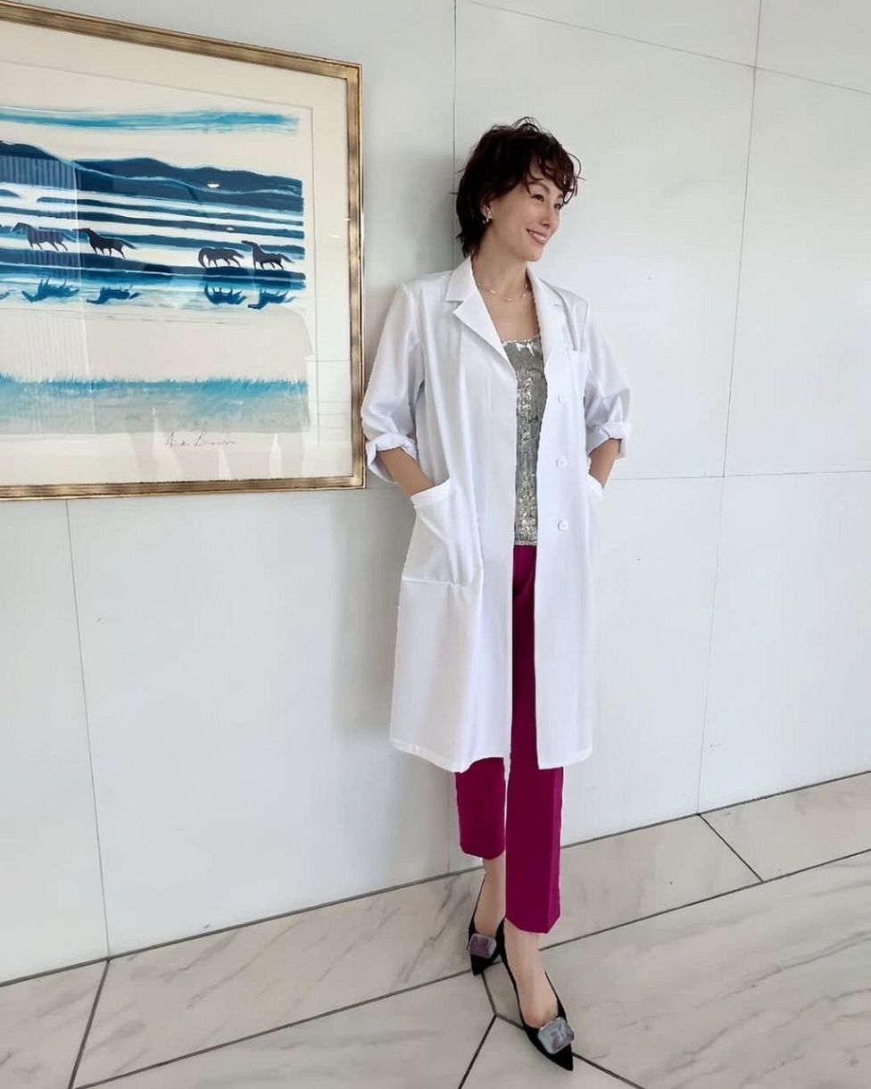 透け透けノンショルで50歳誕生日！〝雰囲気ガラリ〟米倉涼子に脚光