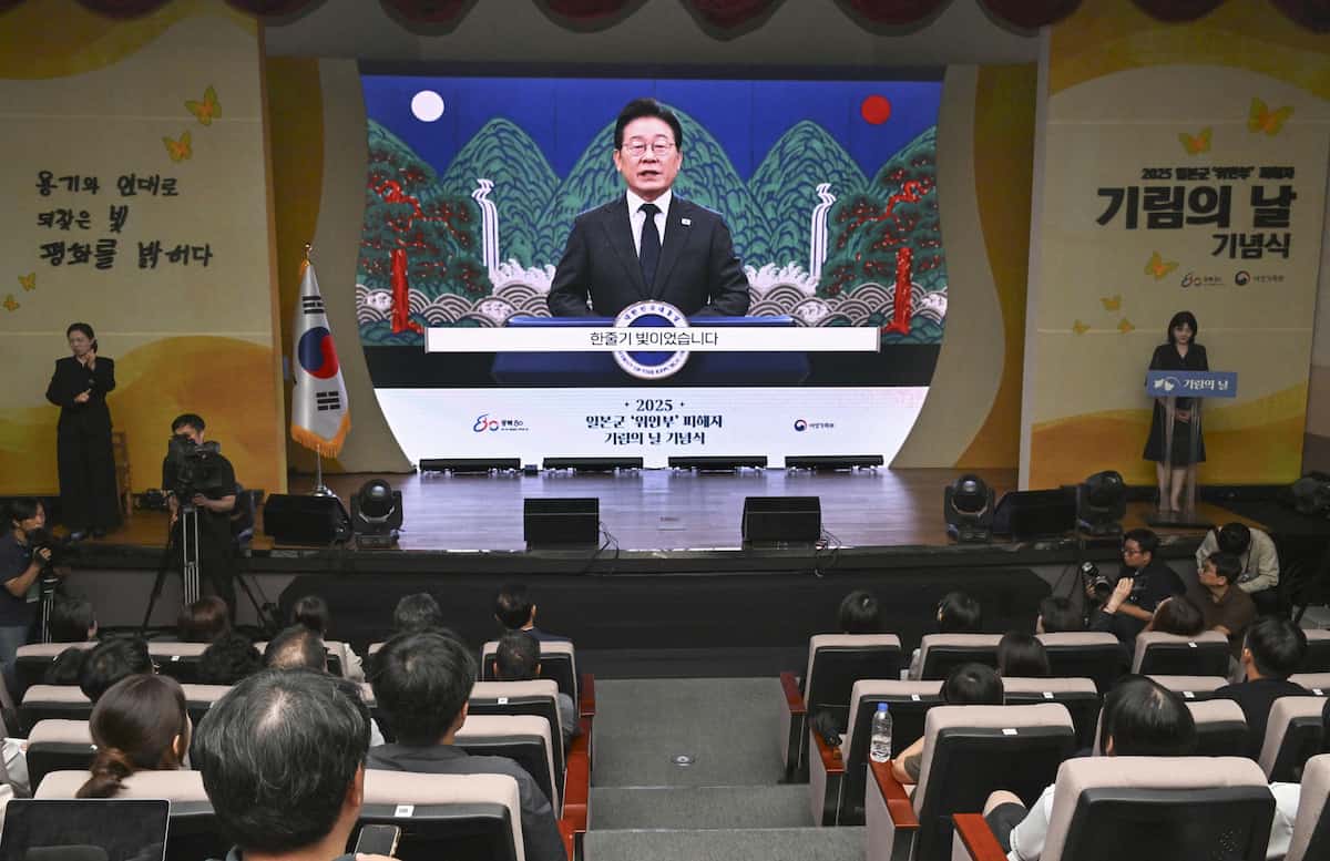 韓国大統領「慰安婦問題は未解決」　寄付金横領し有罪確定した元慰安婦団体トップを恩赦すると発表