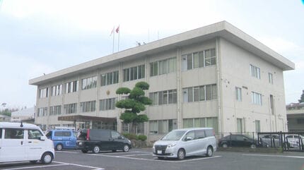 飲み会で口論になり友人男性を殴る蹴るなどの暴行→病院に搬送されるも男性は約10時間後に死亡