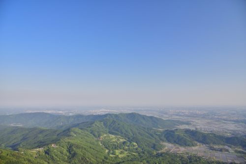 【速報】茨城県北部でも巨大竜巻、クルマ2台が空を飛ぶ