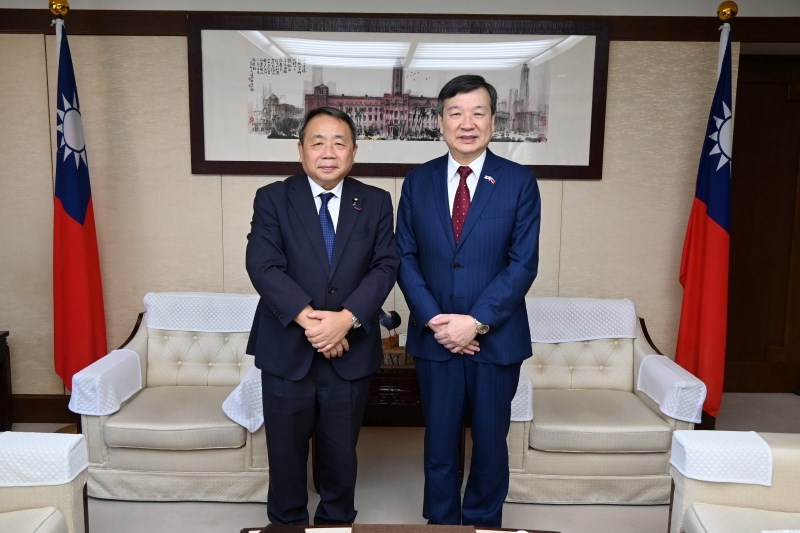 石平参院議員 台湾の駐日代表と面会 代表処「意見交換」