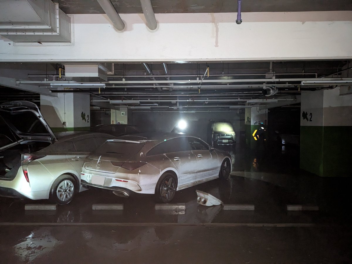 被災車両は約300台「1000万円超え高級車まで廃車に…」冠水した四日市の地下駐車場