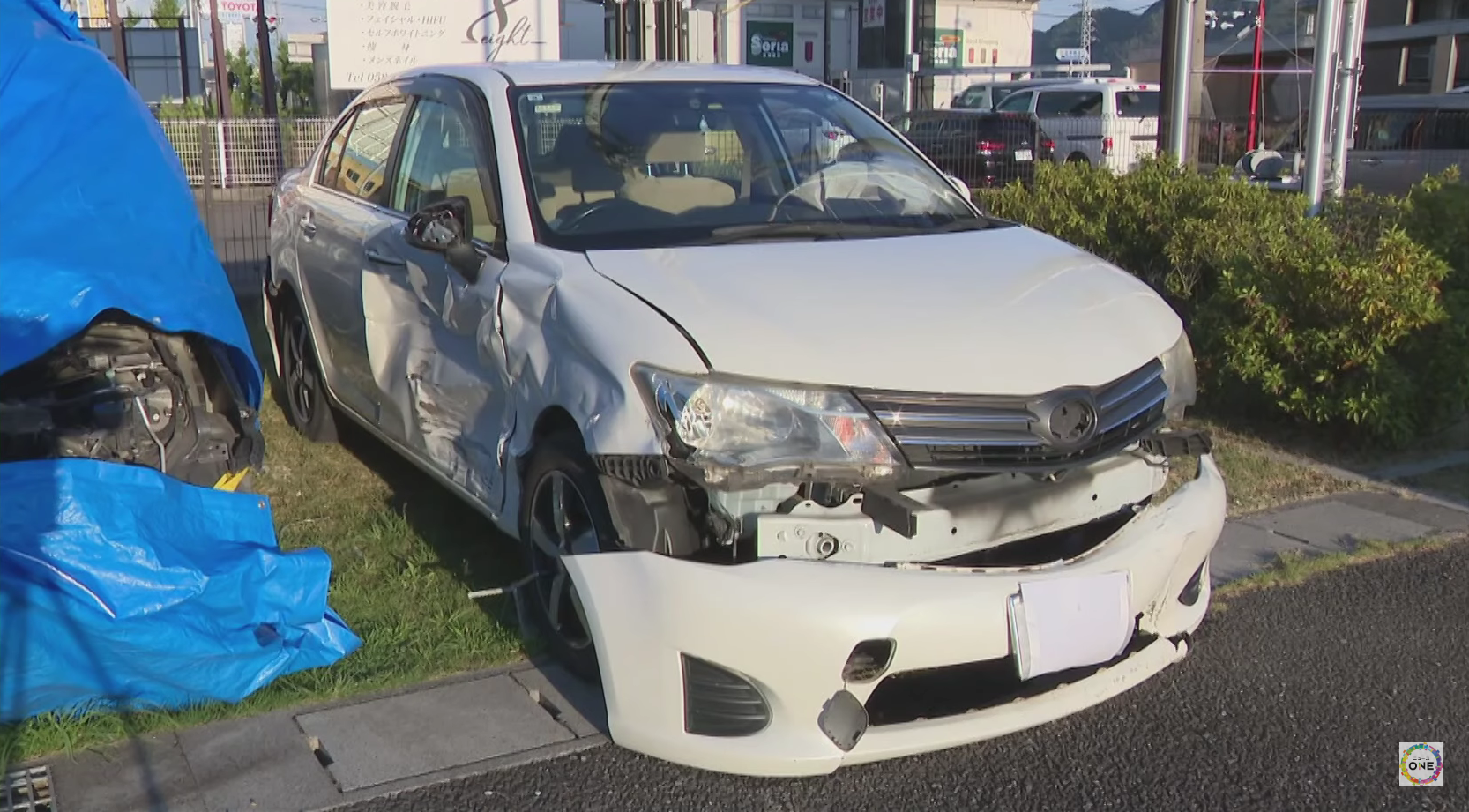 80歳男性の車と83歳男性の車が交差点で出合い頭に衝突 3人を救急搬送 うち女性1人が意識不明の重体