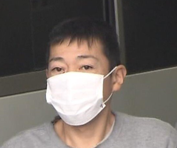 深夜に路上で帰宅途中の20代女性の尻や胸を触るなどのわいせつな行為をした疑いで渡辺靖司(44)逮捕