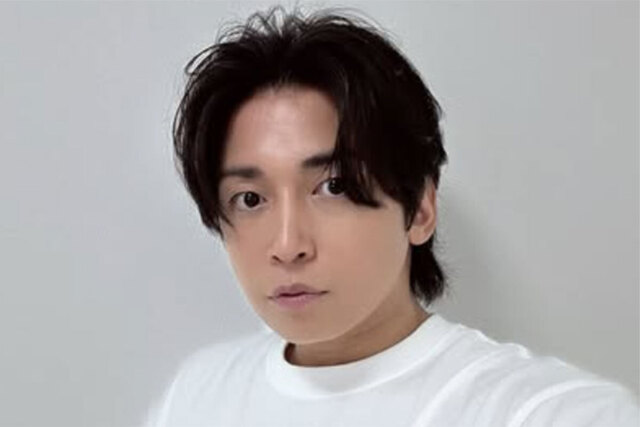 「誰か助けて」武道館を埋めた歌手、ライブ告知のポスターまさかの仕上がりにネット笑撃「シュールすぎてまじでやばい」