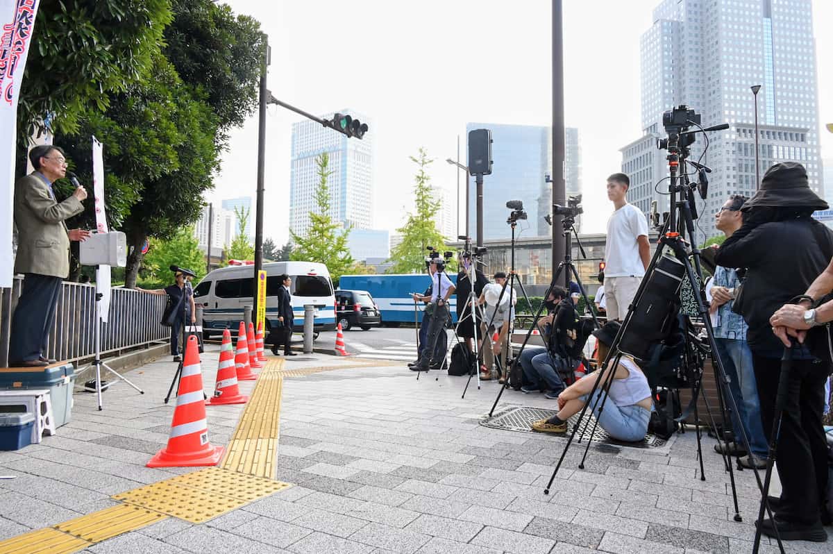 「靖国参拝、拉致問題解決する人が総理になって」首相官邸前で「石破総理に物申す」街宣…ﾜｸﾁﾝ接種反対・財務省解体等を唱える人が集う