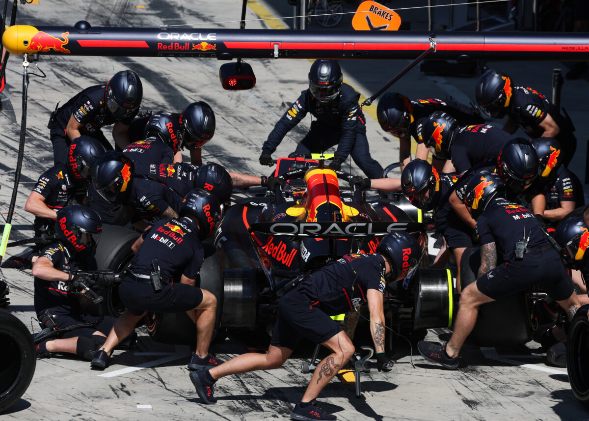 【F1】残留にまた赤信号？！角田裕毅の不振影響で従業員への年末ボーナス減額の可能性、レッドブル内で不満爆発