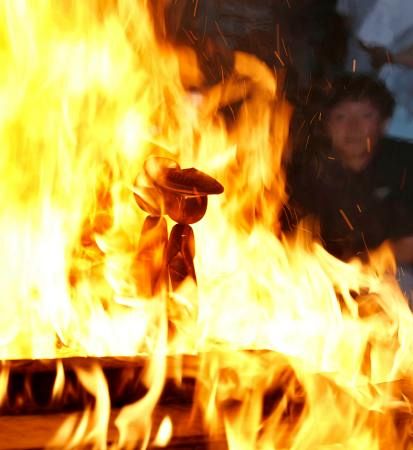 【こけしの一大産地】  失敗作や古いこけし供養、感謝も　産地、宮城・鳴子温泉の神社