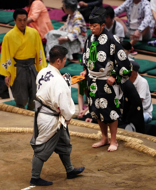 【大相撲】幕下力士が寝坊で不戦敗　師匠は中継で解説中で事情分からず混乱　ちゃんこ後に昼寝して目覚めず