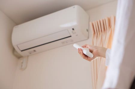 【環境省】高齢者の熱中症対策強化　エアコン使用呼び掛け