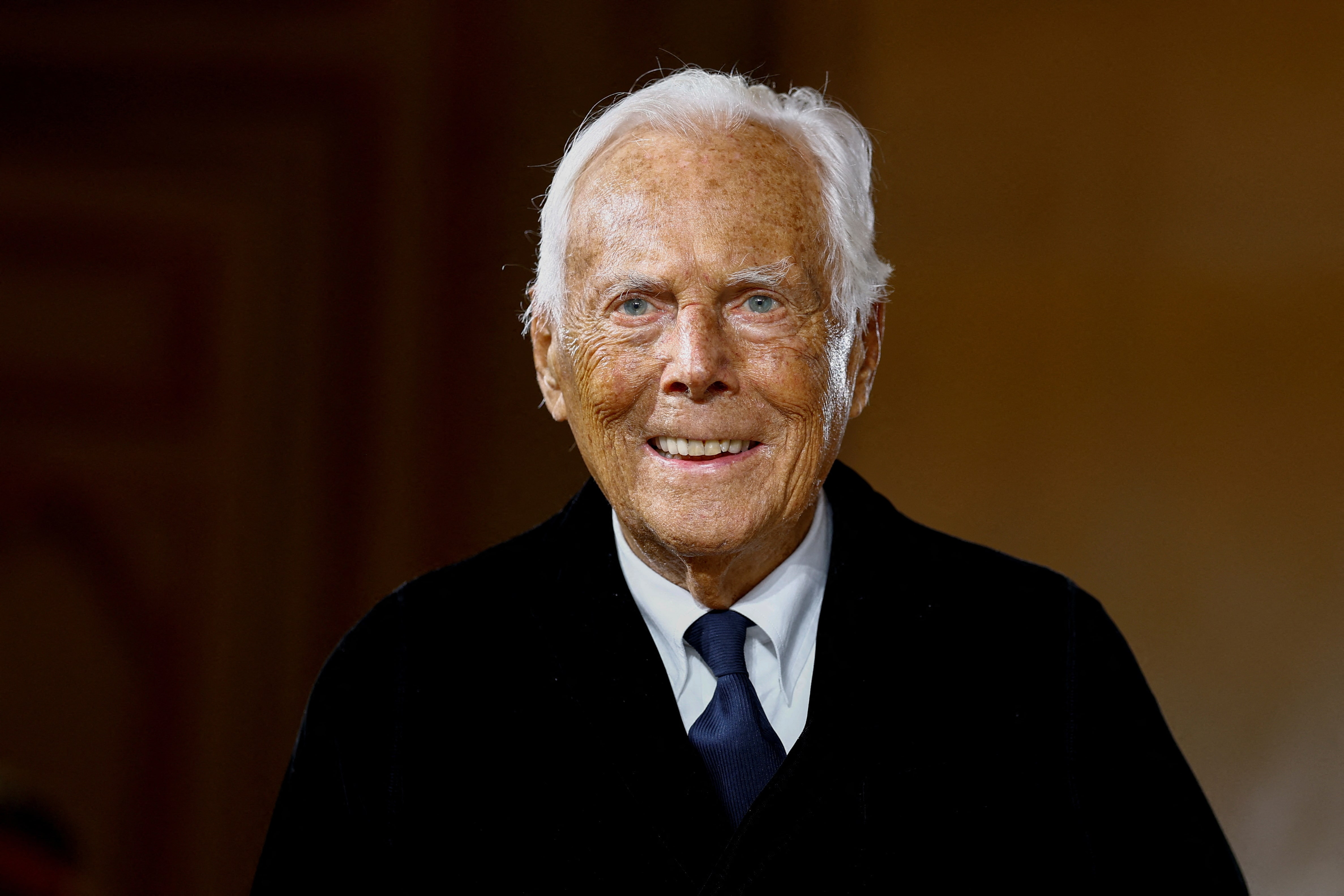 【訃報】ジョルジオ・アルマーニ氏死去、91歳　イタリアのデザイナー