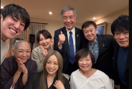 【写真】安倍昭恵さん、ASKAさん・原口一博議員・ナオキマンさん・岩本まなさん・(警察官)ゆりさん・小田全宏&恵理夫婦…が集う
