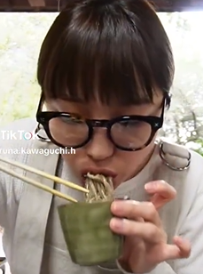 【動画】川口春奈の蕎麦の食い方、レベチｗｗ