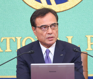 【○賊／元サントリー会長】「携帯を投げつけ部下が骨折」　告発されていた新浪剛史氏の凄絶パワハラ　「“給料泥棒！”と人格否定」「襟元を掴んで罵倒する…」