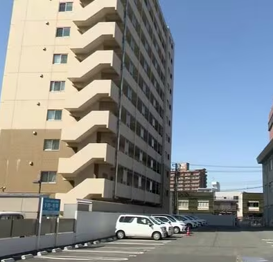 生後1か月の赤ちゃんとマンションの11階から飛び降り無理心中か　殺人の疑いで38歳の母親を容疑者死亡のまま書類送検　2人はマンションには住んでおらず車でこの場所まで来たあと飛び降りたか　青森県八戸市
