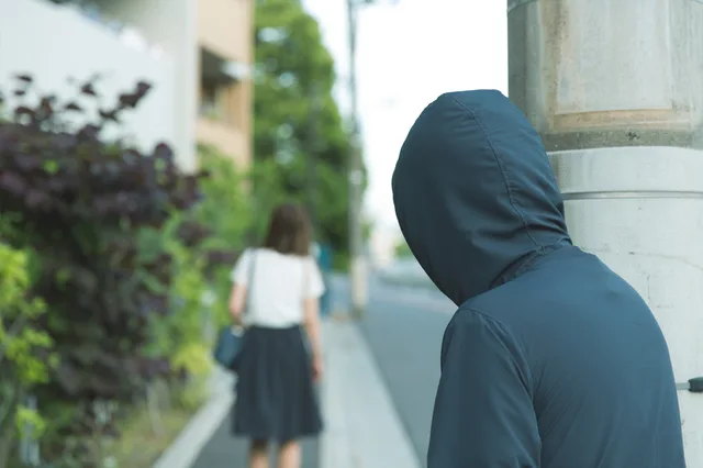 50歳無職、10代レジ係にストーカー　何度も店に押しかけ店員を追い回し出禁になっても継続
