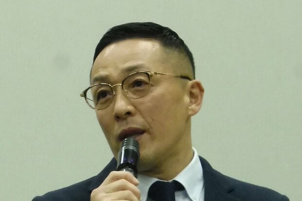 スマイリーキクチ　ＳＮＳで町長を中傷した議員が辞職したニュースに「情報モラル教育が必要なのは大人」