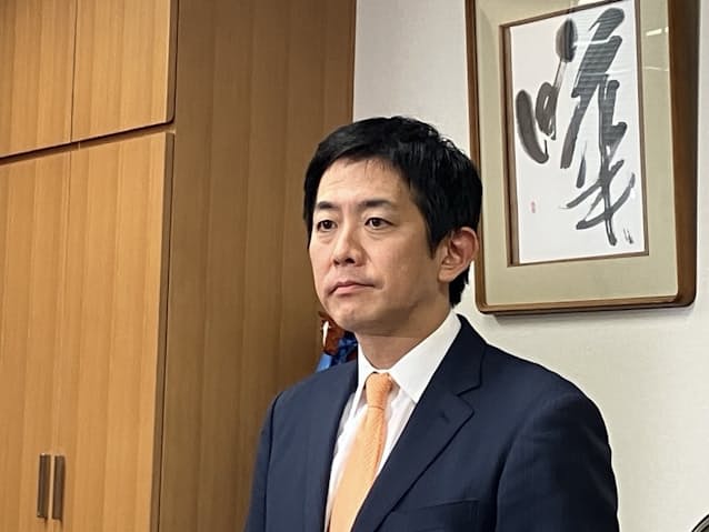 小林鷹之氏「仲間と相談する」　総裁選出馬に向けて