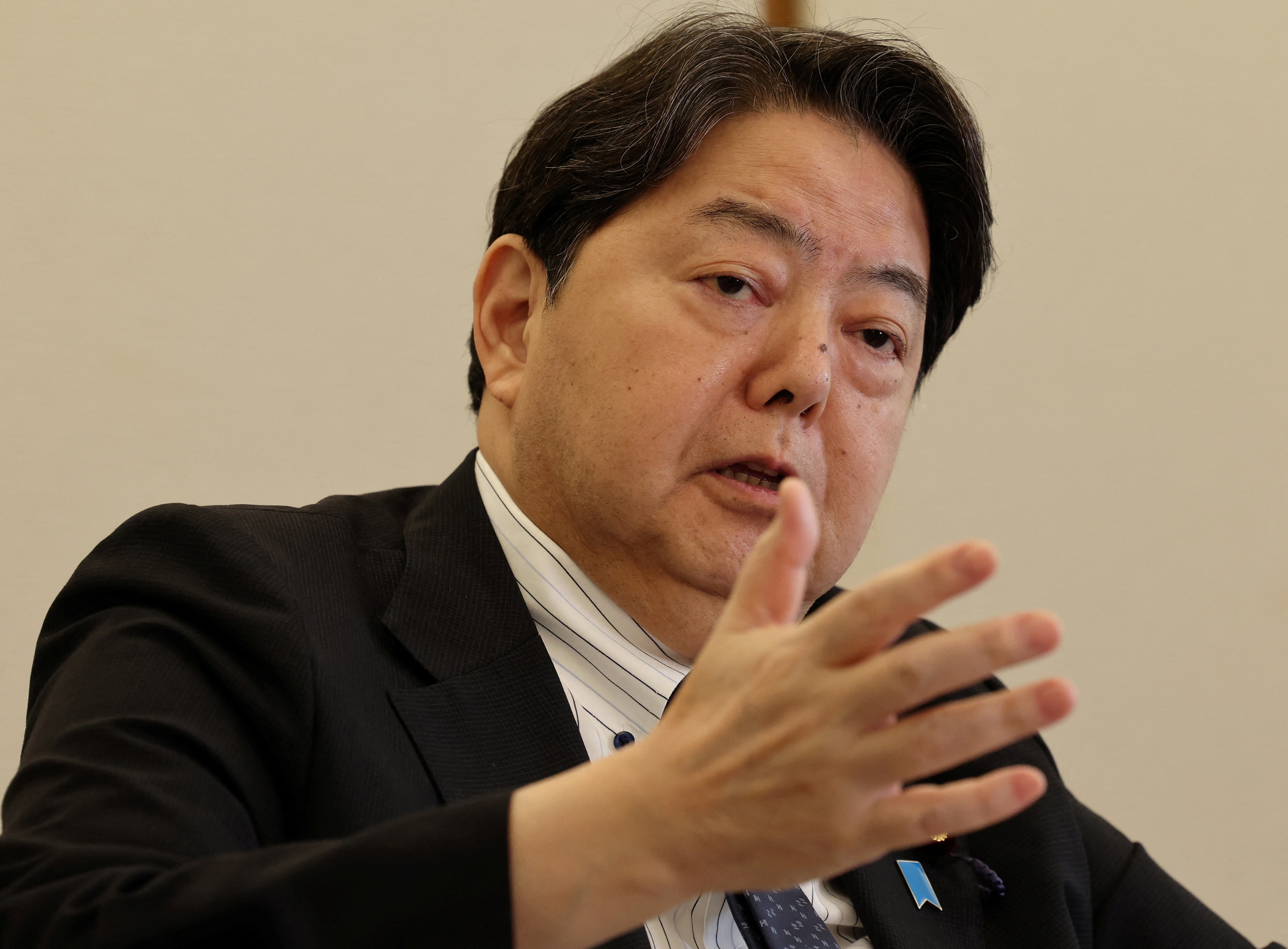 林官房長官 「中立金利まで利上げ姿勢に理解」