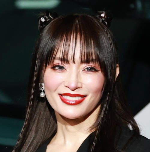 浜崎あゆみ、SNSで意味深投稿「いつからひとは心も顔も無くしてこんなに残酷になったんだ?」