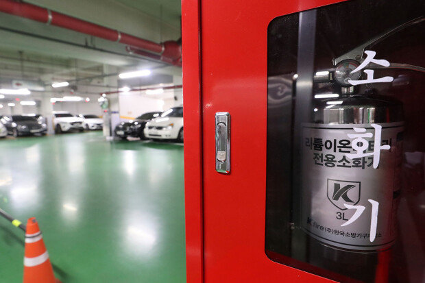 【東亜日報】 バッテリー火災に無力な消火器で初期対応、国情資源の被害拡大